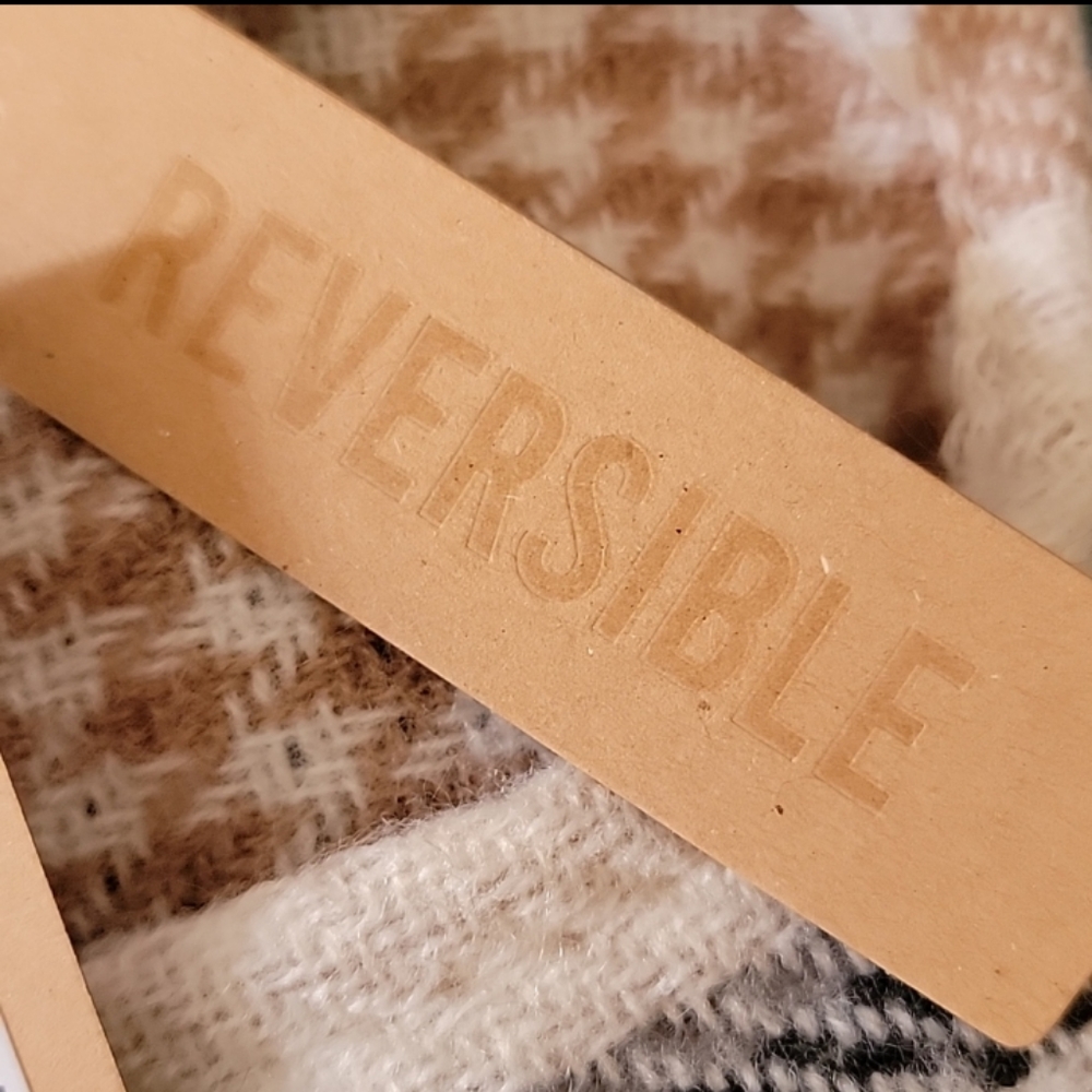 🆕 Steve Madden | Reversible Black & Tan Houndstooth & Plaid Topper Wrap OSFM - Picture 8 of 10